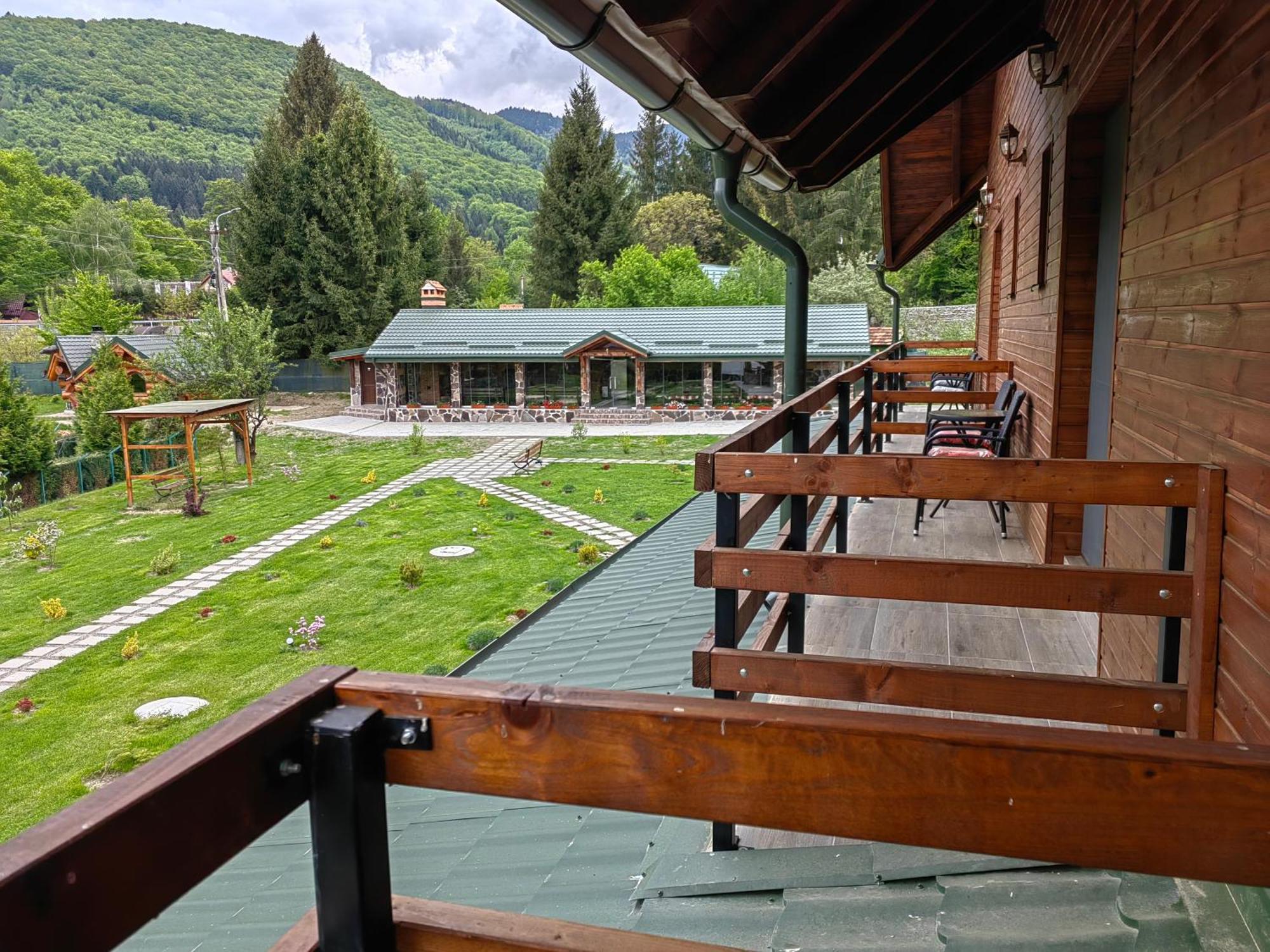 Pensiunea Pastravaria Vistisoara Exterior foto