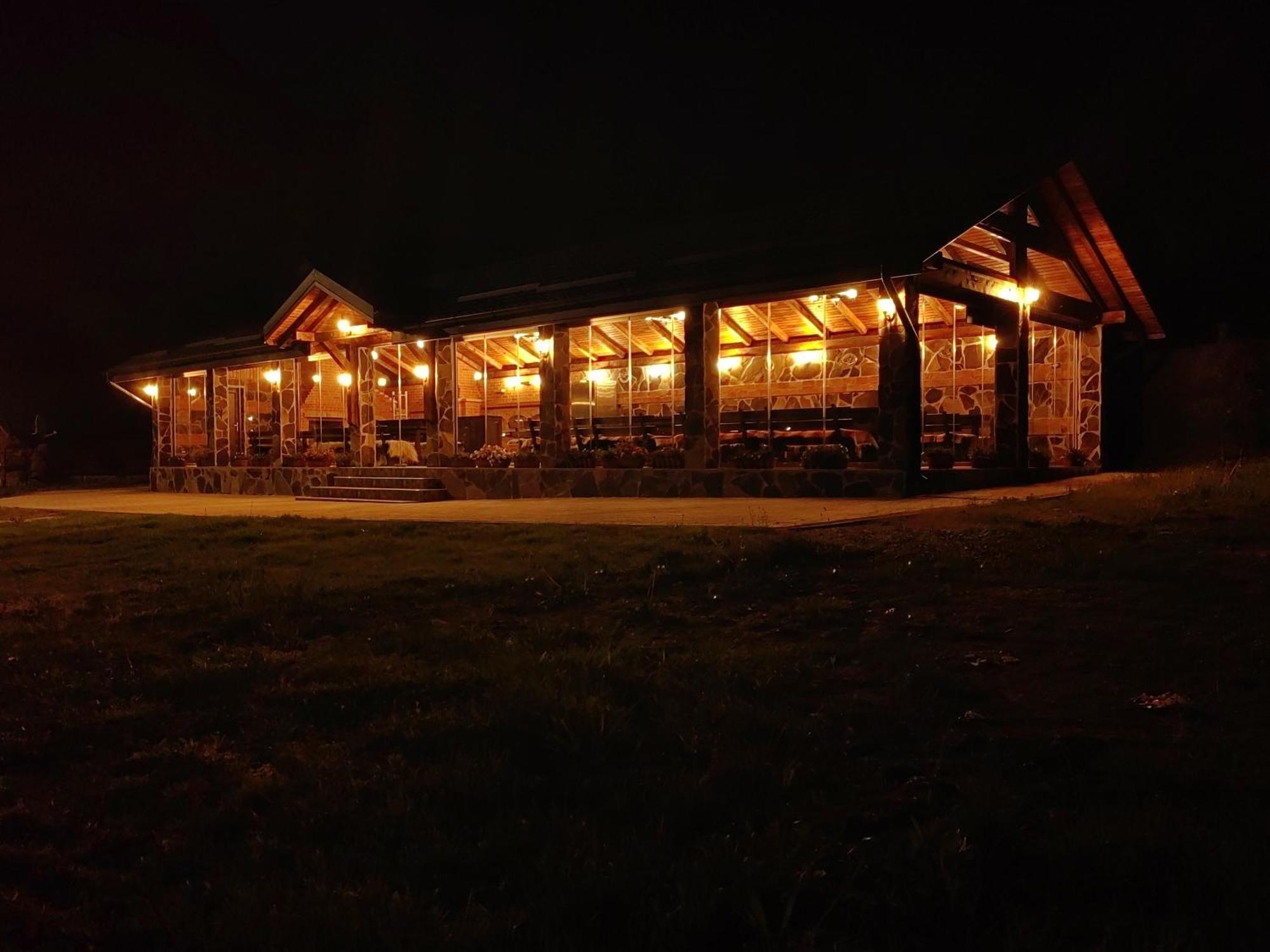 Pensiunea Pastravaria Vistisoara Exterior foto